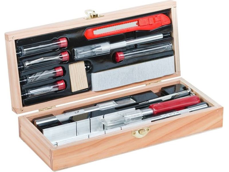 DELUXE WOODEN KNIFE & TOOL SET (BOXED)