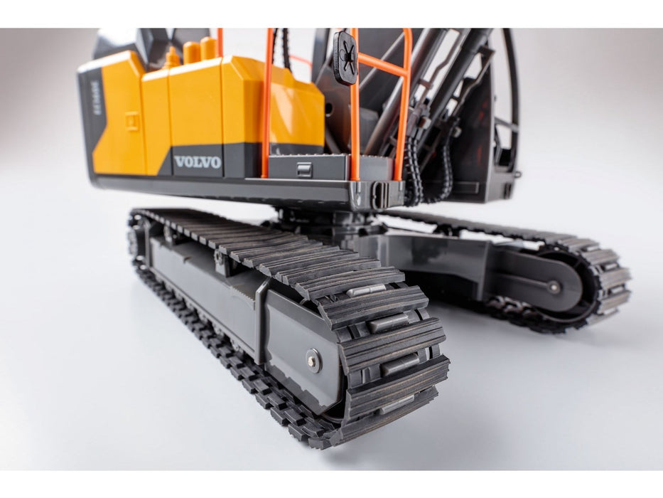 CARSON GRAVEMASKIN VOLVO