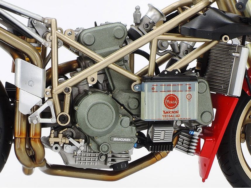 Tamiya 1/35  DUCATI 916