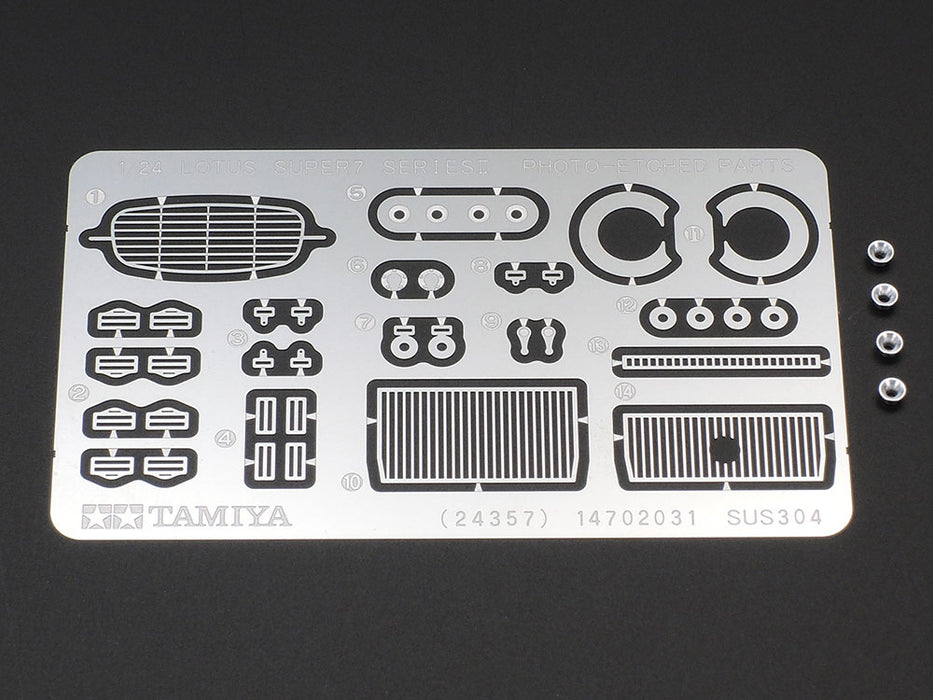 Tamiya 1/24   LOTUS SUPER 7 SERIES II