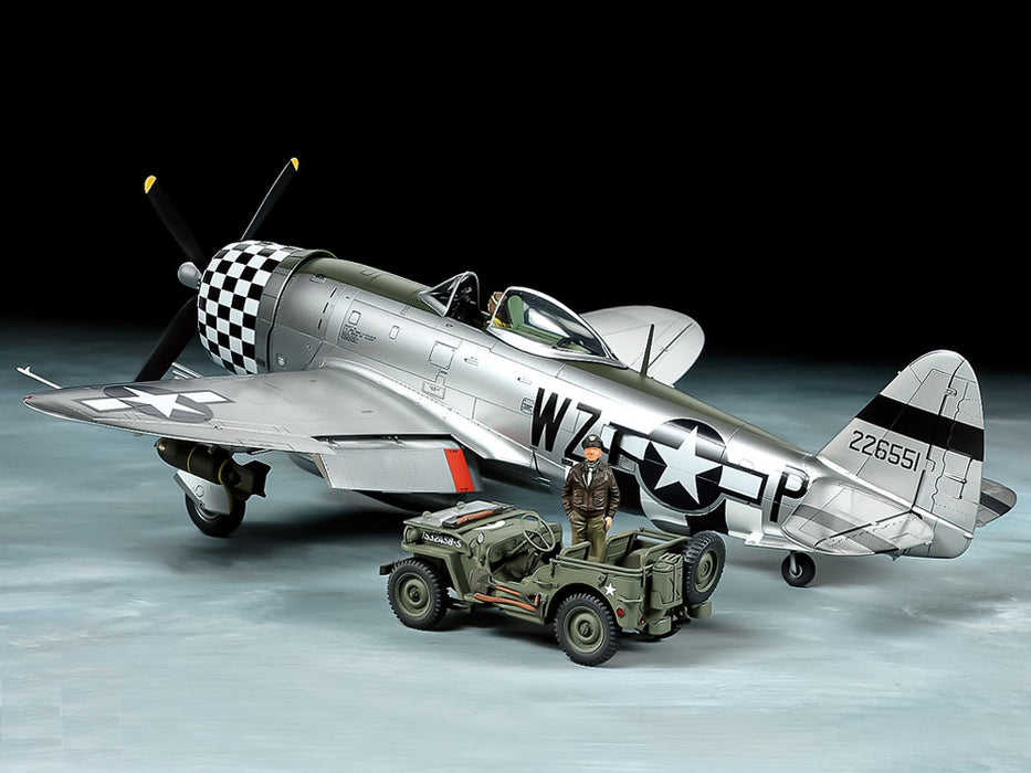 Tamiya 1/48   REPUBLIC P-47D THUNDERBOLT & 1/4-TON 4X4 LIGHT VEHICLE