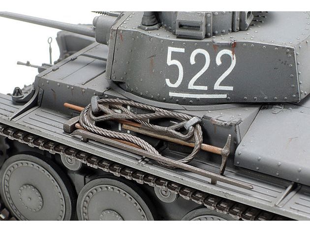 Tamiya 1/48   PANZER 38(T) AUSF.E/F