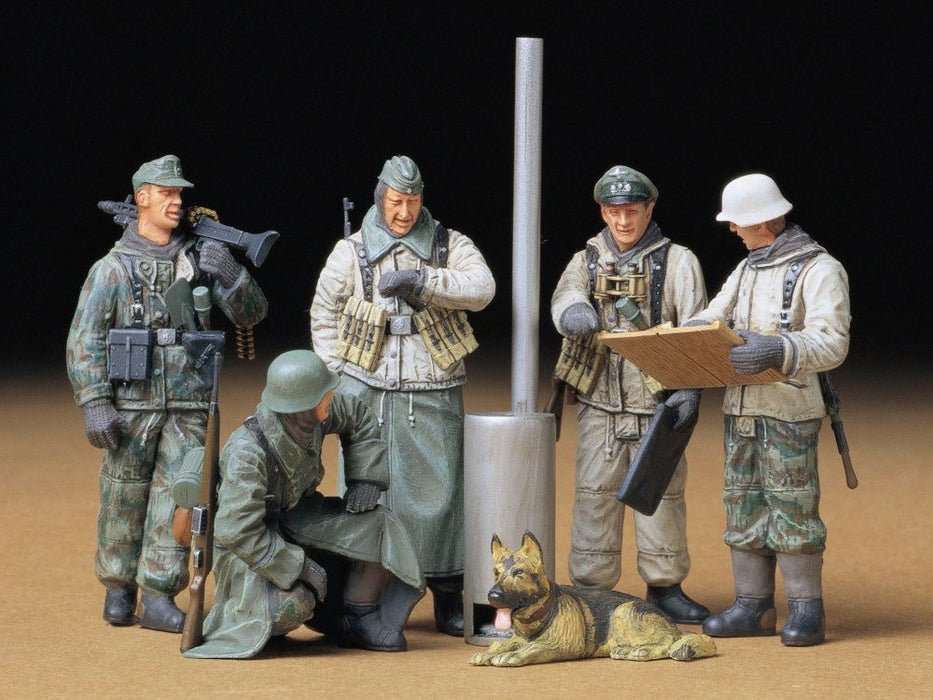 Tamiya 1/35  GERMAN SOLDIERS FIELD BRIEFING