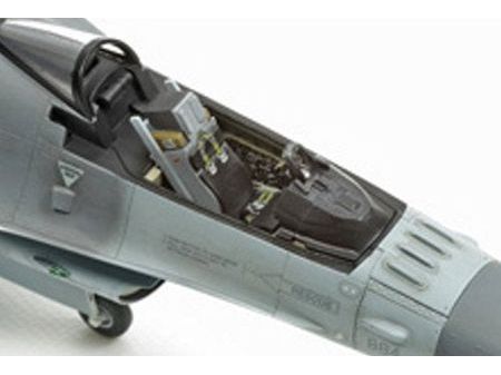 Tamiya 1/72   F-16CJ FIGHTING FALCON