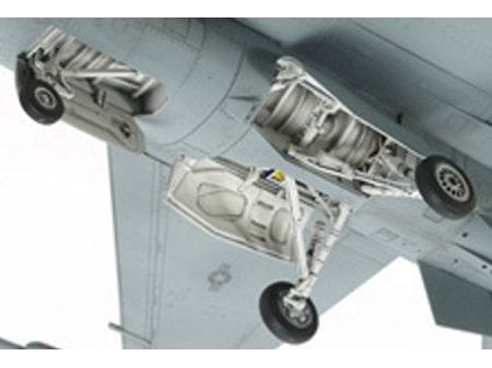 Tamiya 1/72   F-16CJ FIGHTING FALCON