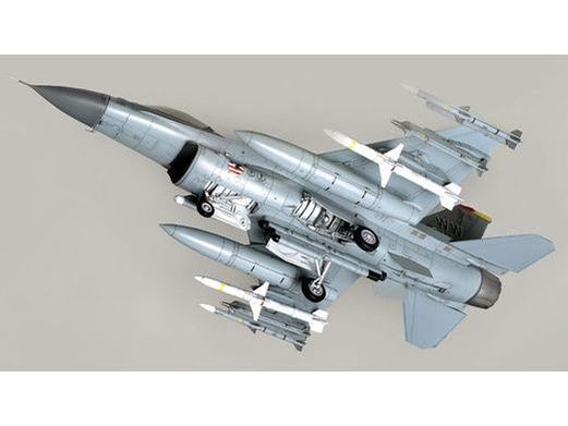 Tamiya 1/48  F-16CJ FIGHTING FALCON