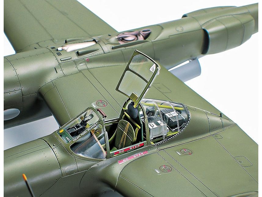 Tamiya 1/48   P-38 F/G LIGHTNING
